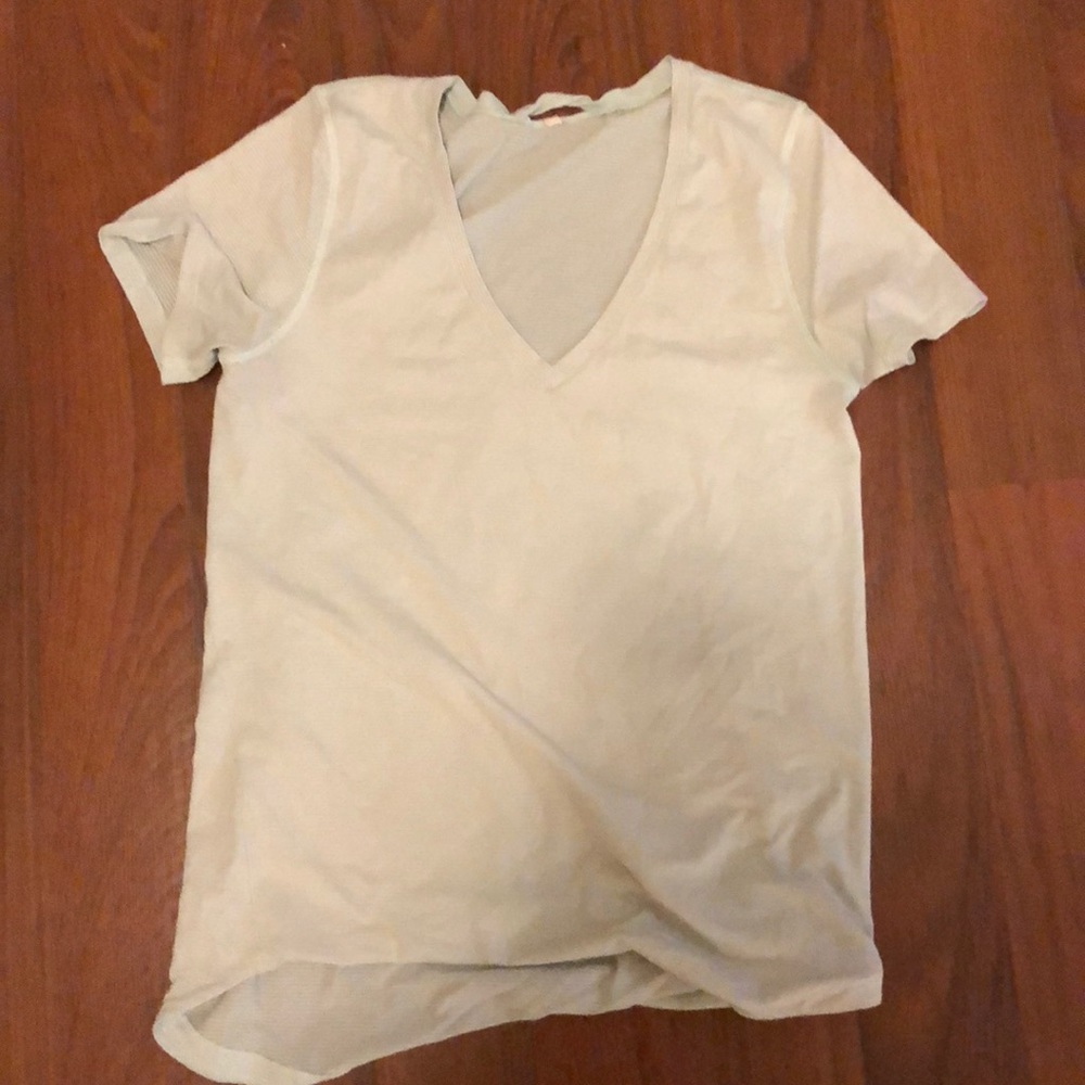 Lululemon v tee